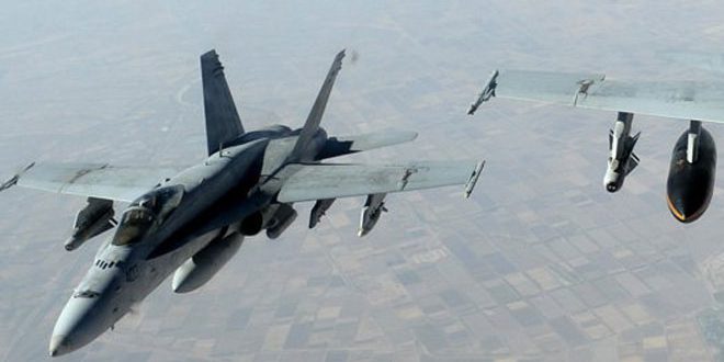 طائرات "التحالف" تلقي منشورات فوق الرقة تحوي إرشادات لمغادرة المدينة