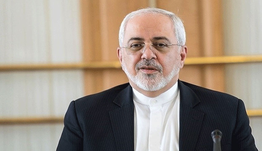 ظريف يكشف عن من كانت تحملهم الطائرة السعودية التي دخلت اجواء ايران خطأ