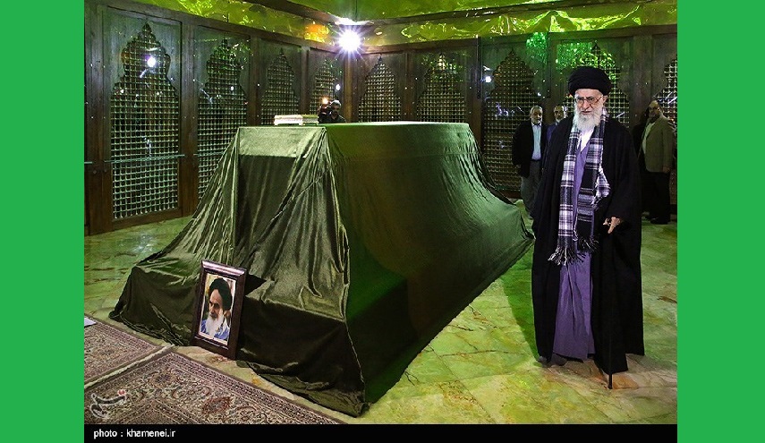 في مراسم تتوج بكلمة للإمام الخامنئي.. ايران الاسلامية تحيي اليوم ذكرى رحيل الامام الخميني (رض)
