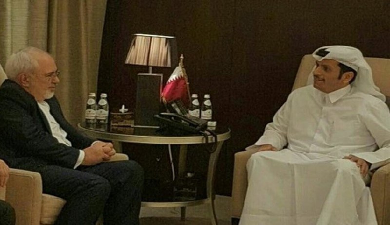 ظريف يجري مباحثات هاتفية مع نظيره القطري حول الأزمة الخليجية