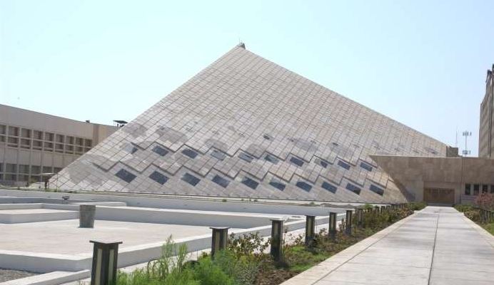 بالصور... ارتفاع عدد شهداء حادثة اطلاق النار في مجلس الشورى الاسلامي