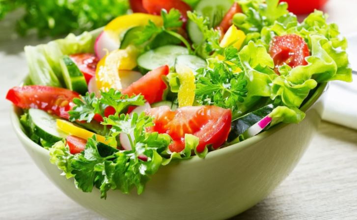 ماذا يحدث عندما نتناول السلطة على الفطور لمدة أسبوعين؟