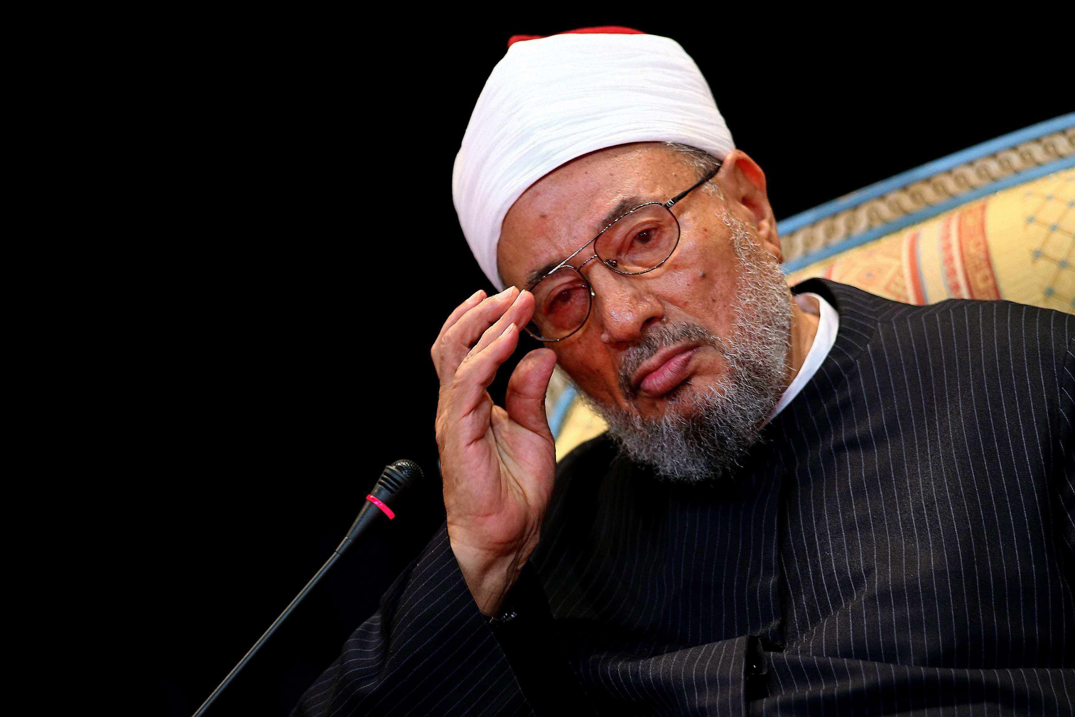  إنهاء عضوية يوسف القرضاوي من مجمع الفقه الإسلامي