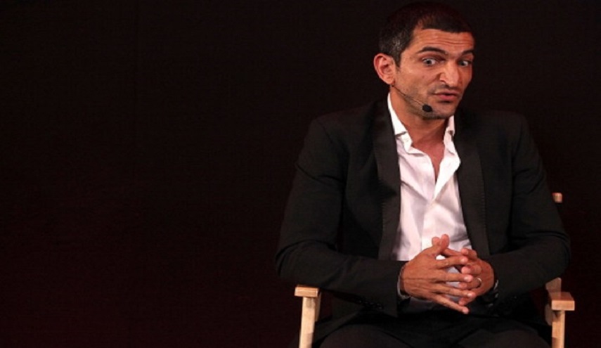 هجوم ناري من عمرو واكد على الجيش المصري بسبب الجزيرتين