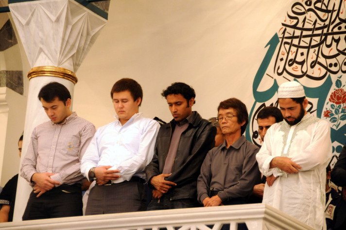 بالصور .. رمضان في اليابان بدون فقراء أو وجبات مجانية!