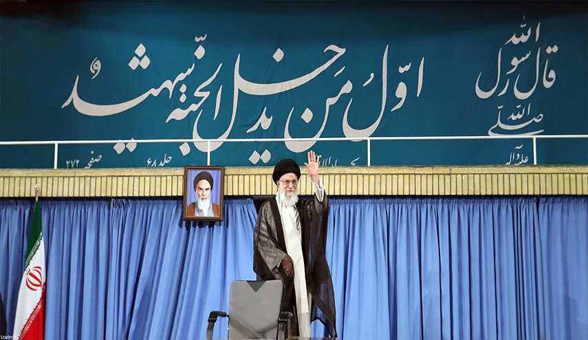 الإمام خامنئي: مسؤولو البيت الأبيض الجدد سيعرفون من هي إيران حين يتلقون الصفعة