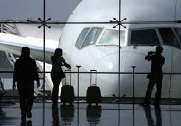 بالصور... فوضى عارمة في مطار بالنمسا و السبب..!