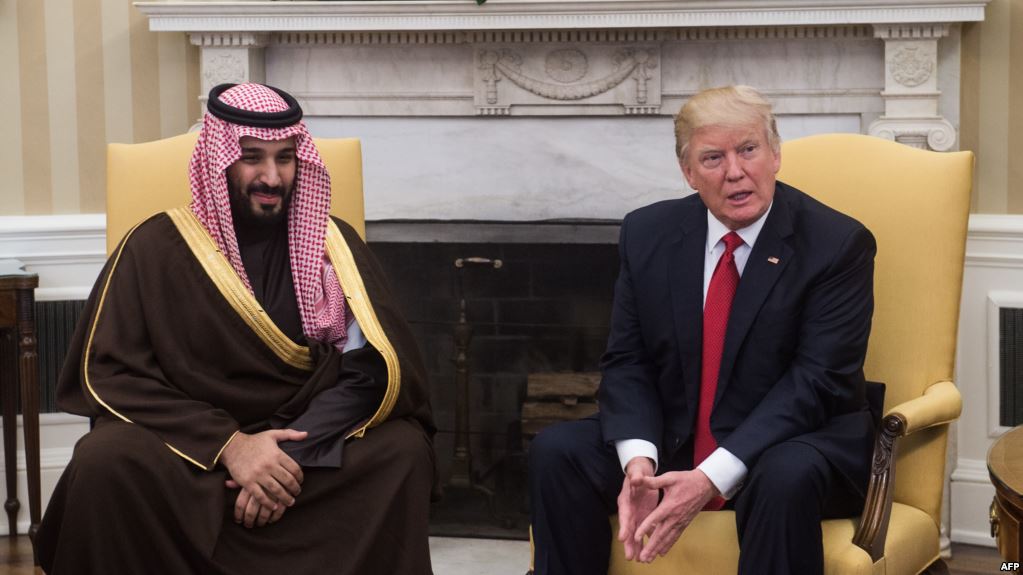 ترامب يهنئ بن سلمان بولاية العهد ويدعو السعوديين للاحتفال!