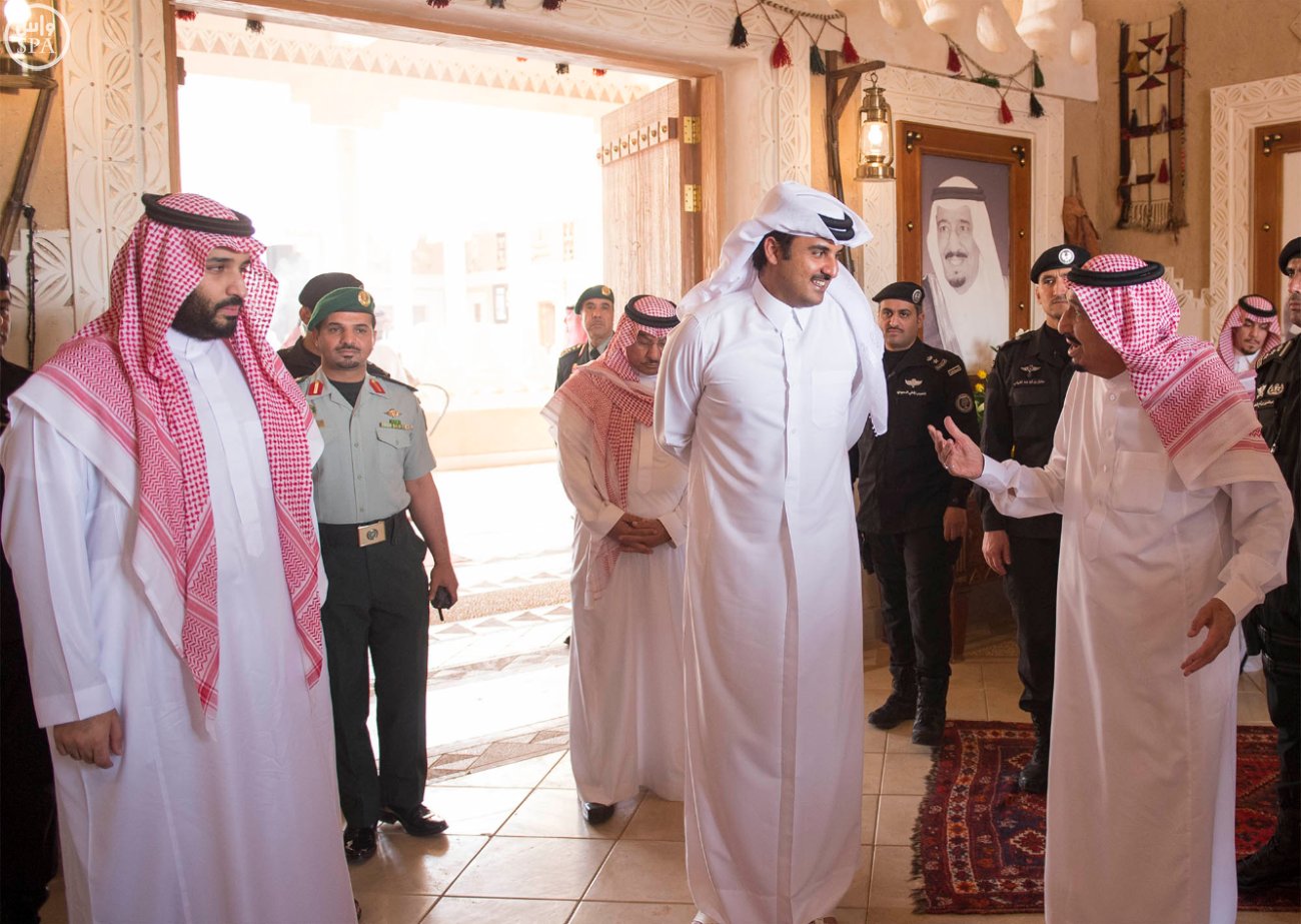 بعد تعيين بن سلمان وليا للعهد .. امير قطر يفاجئ ملك السعودية وابنه!