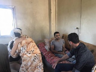 بالصور .. الرئيس بشار الأسد يزور الجرحى في ريف حماة