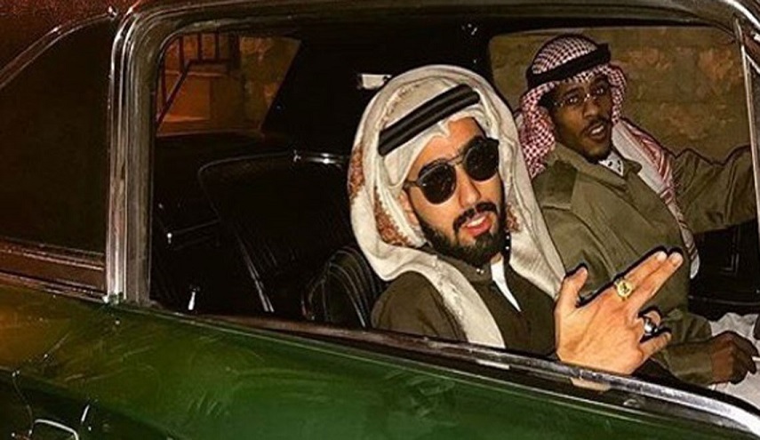 بالصور.. أبناء أثرياء سعوديين “يتبجحون” بترفهم على مواقع التواصل