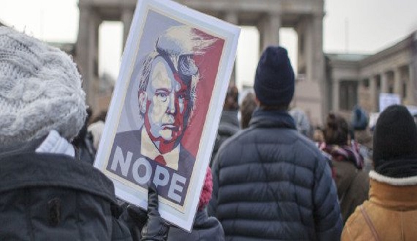 من يحمل اسم "محمد" ممنوع من دخول أميركا ؟!