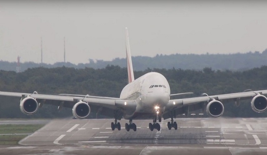 ضربة اميركية للخطوط الجوية القطرية والاماراتية