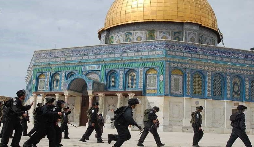 الاحتلال يغلق المسجد الأقصى ويمنع أداء صلاة الجمعة اليوم