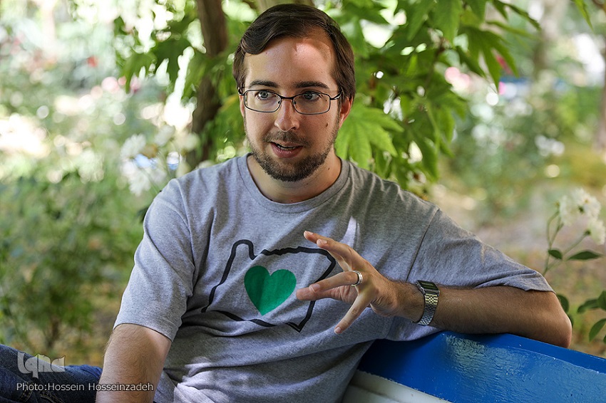 طالب أمريكي : كنت أشعر بالطمأنينة مع القرآن قبل أن أسلم