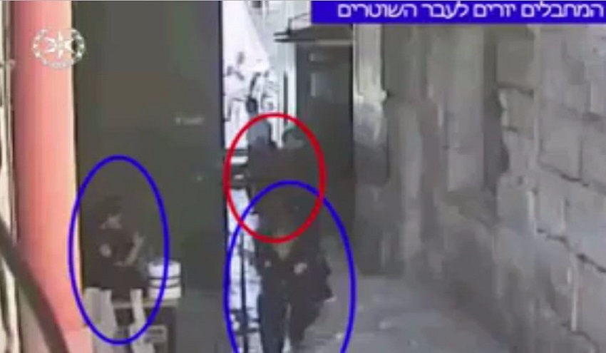 اللحظات الأولى لقتل الجنديين الصهيونيين بالأقصى