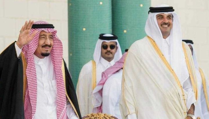 أمير قطر يبعث برسالة الى الملك السعودي... فما فحواها؟!