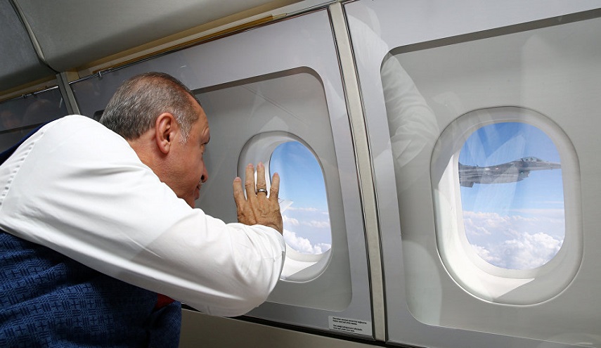 لهذه الأسباب دعمت إيران أردوغان ضد محاولة الإطاحة به قبل عام