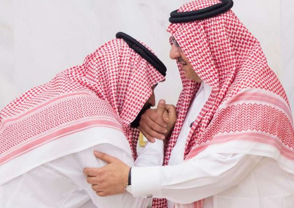 “وول ستريت”: عندما يقبلك محمد بن سلمان فإن شيئا سيئا سوف يحدث لك!
