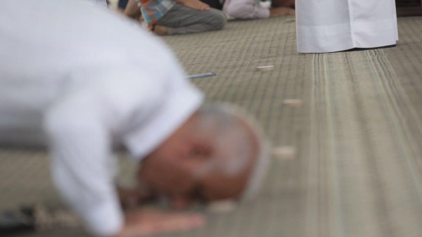 حصار الدراز ومنع إقامة أكبر صلاة جمعة يدخل عامه الثاني