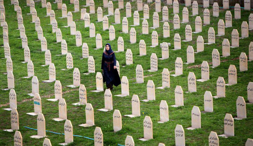 فنان عراقي يعالج ضحايا حلبجة في هذه "العيادة"!