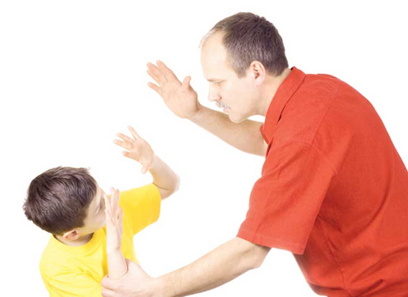 سوء معاملة الاطفال .. لماذا ؟