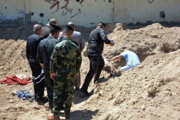 في الرمادي... اكتشاف مقبرة جماعية تضم رفات مدنيين