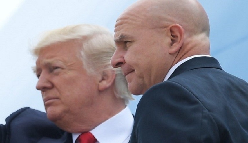 ترامب مدافعا عن مستشاره: إنه مؤيد "لإسرائيل"!