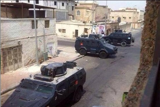 قوات النظام السعودي تداهم منزل الشهيد حسين أبو عبد الله في العوامية