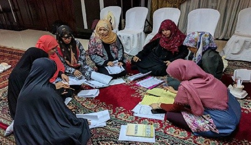 بالصور...تنظيم دورة لتعليم قراءة القرآن للنساء في الفلبين