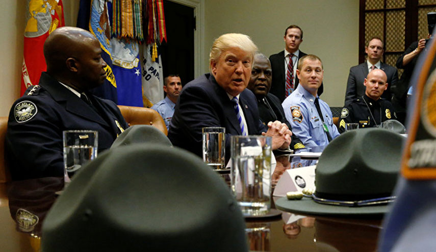 ترامب يعلن حالة طوارئ في أمريكا بسبب...