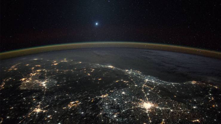 لا تفوتوا فرصة النظر للسماء اليوم مساءً