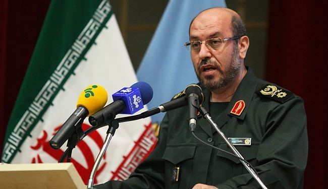 آية الله خامنئي يعين العميد دهقان مستشارا في مجال الصناعات الدفاعية