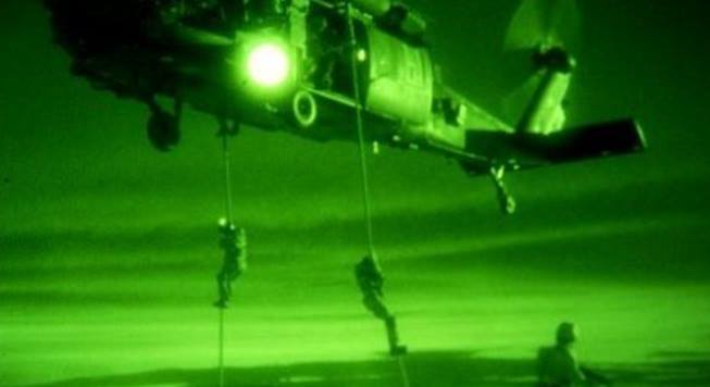 تفاصيل مثيرة.. إنزال أميركي في دير الزور لسحب عملائها الدواعش!