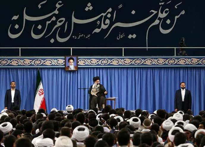 قائد الثورة: البشرية وجيل الشباب اليوم بحاجة ماسة لخطاب جديد