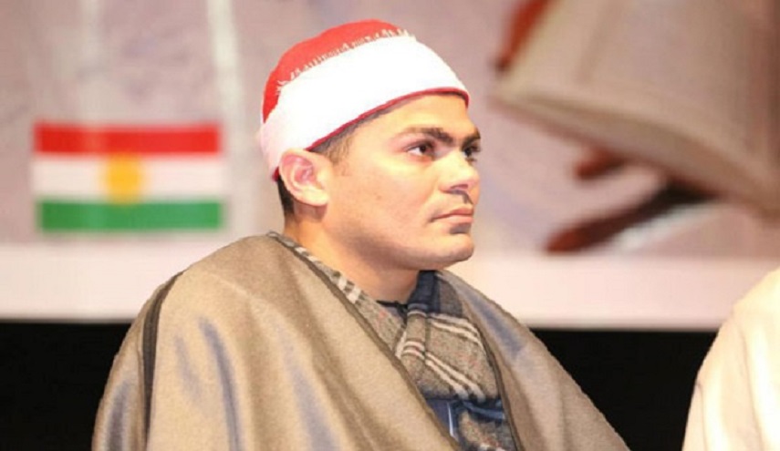 القارئ المصري "عزت راشد" ترك الكيمياء وتفرغ للقرآن