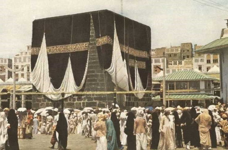 شاهد.. صور نادرة لأداء مناسك الحج العام 1953