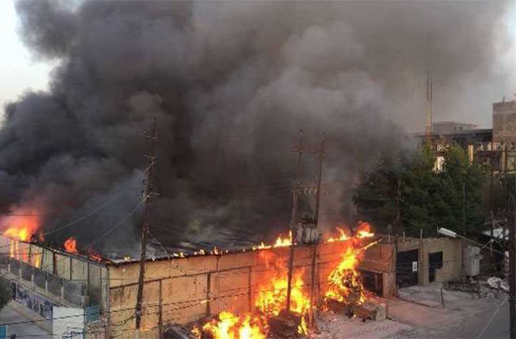 شاهد بالصور.. حريق كبير وسط بغداد