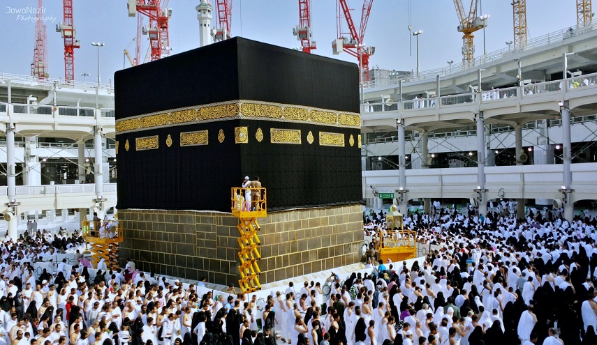 الحجاج يختمون مناسك الحج بطواف الوداع