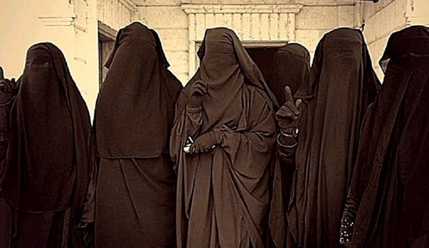 1000 داعشية يسلمن انفسهن للقوات العراقية