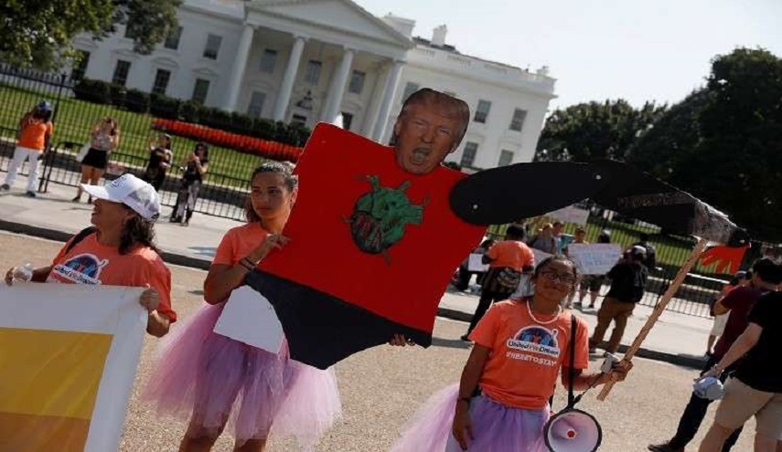 هل حانت ساعة عزل "القيصر الزائف" في أمريكا؟