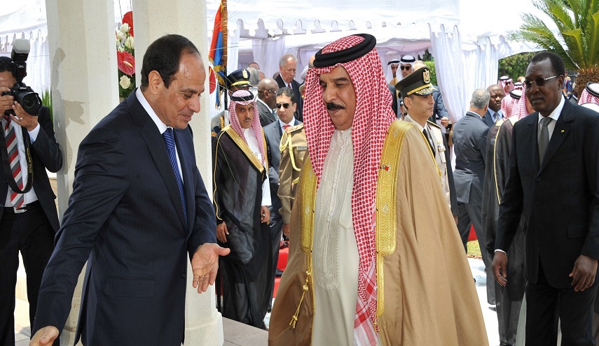 مجلة أمريكية: مصر والبحرين باعتا نفسيهما .. وتصف بن سلمان بالثور الهائج