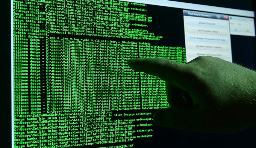 فيروس يسرق بيانات بطاقاتكم البنكية...