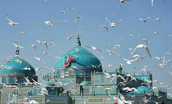 مزار منسوب به حضرت علي(ع) در مزار شريف متعلق به كيست؟