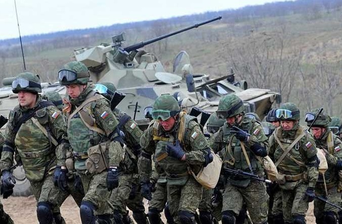 جندي روسي يقتل 3 من زملائه