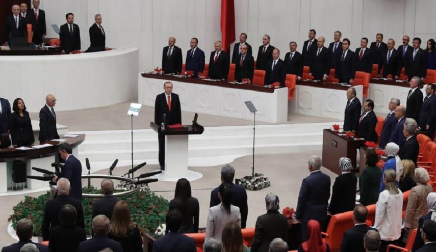 اردوغان يزور طهران ويحث جيشه على الاستعداد...