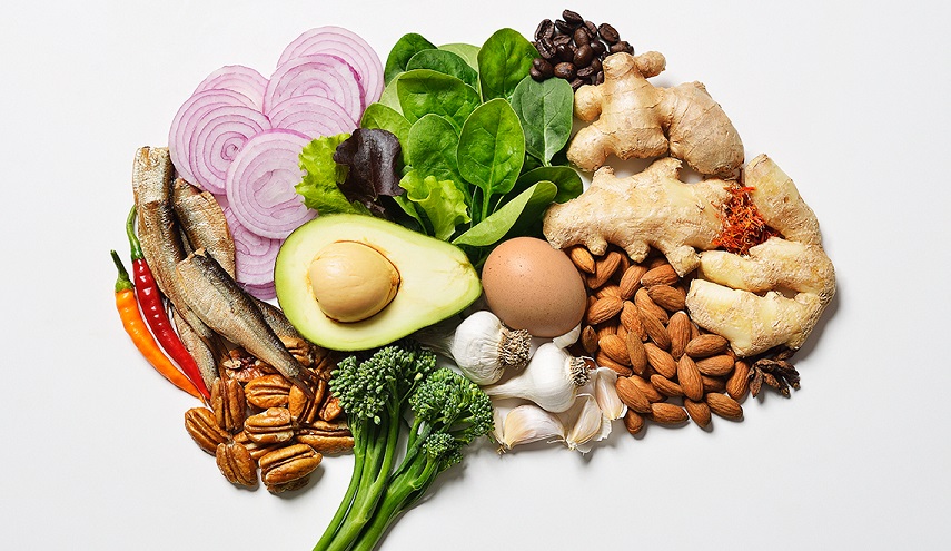 أطعمة نحتاجها لتعزيز عمل الدماغ