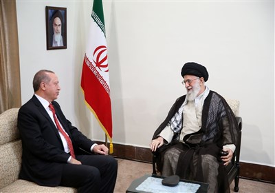 الامام الخامنئي يكشف ولأول مرة: هذا ما وراء محاولات انفصال كردستان