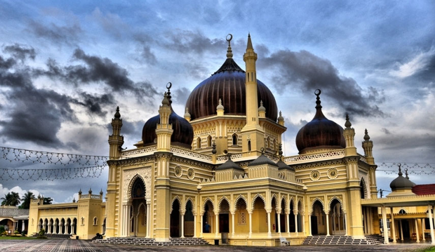 الأكثر إنتشاراً كدين رسمي للدول هو "الاسلام"