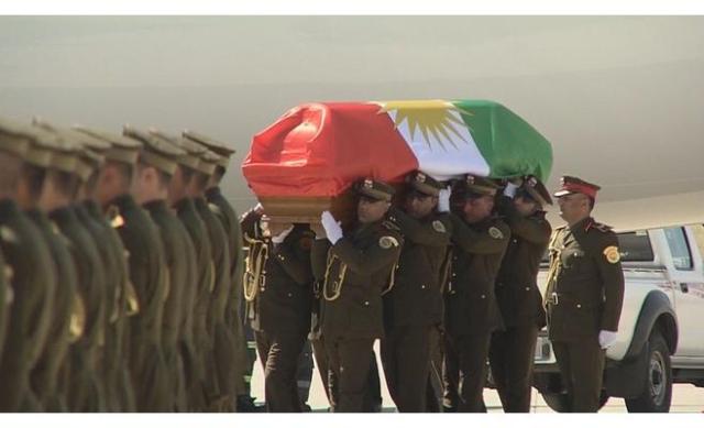 هذا ما فعله الوفد الحكومي العراقي بعد وضع علم كردستان على جثمان الطالباني
